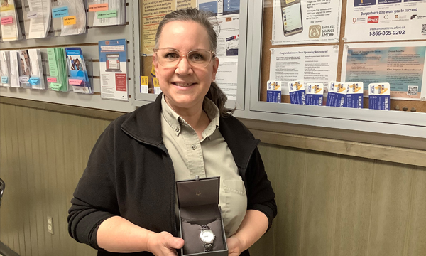 Kendra shows us her new UFCW retirement gift